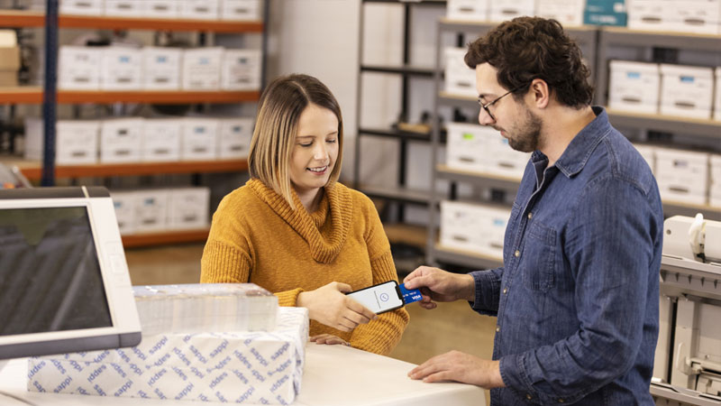 contactless payment in shop